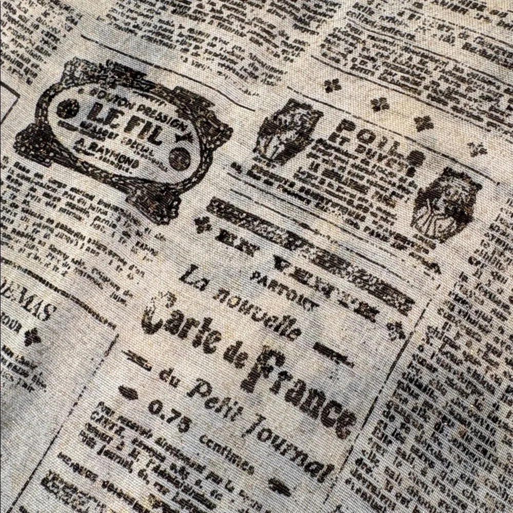 Vintage Newspaper Print Scarf - Picture 4 of 8